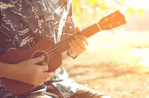 Ukulele Lessons Penzance (TR18)